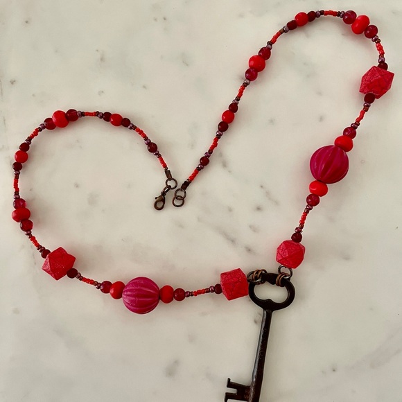 Antique Skeleton Key Vintage Red & Pink Beads Necklace - Picture 5 of 8